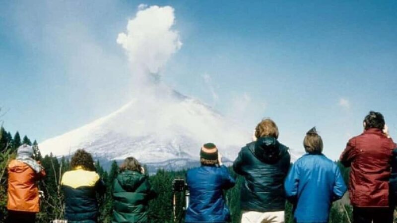 From Portland: Explore Mt Saint Helen in a small group - An In-Depth Look at the Mount Saint Helens Small-Group Tour