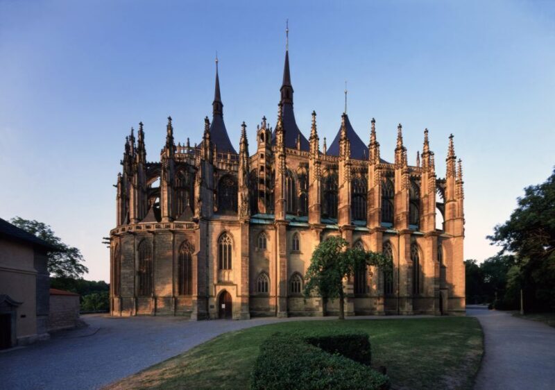 From Prague: Kutna Hora Walking Tour & St. Barbara Cathedral - The Journey to Kutna Hora: What to Expect