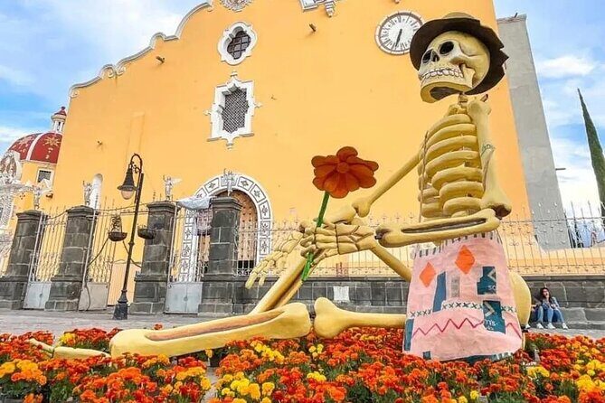 From Puebla Day of the dead in Atlixco monumental catrinas - Key Points