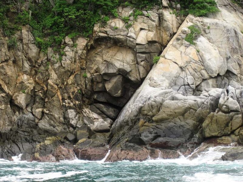 From Puerto Escondido: Huatulco 7 Bays Tour with Snorkeling - Lunch & Local Flavors