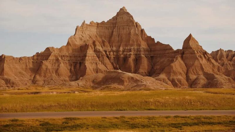 From Rapid City: Badlands and Wall Drug Store Tour - Key Points