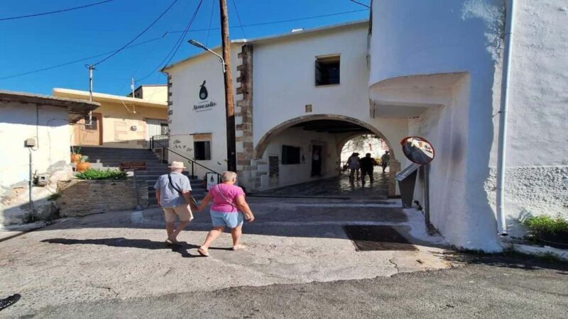 From Rethymno: Argiroupoli, Chania City, and Lake Kournas - FAQ