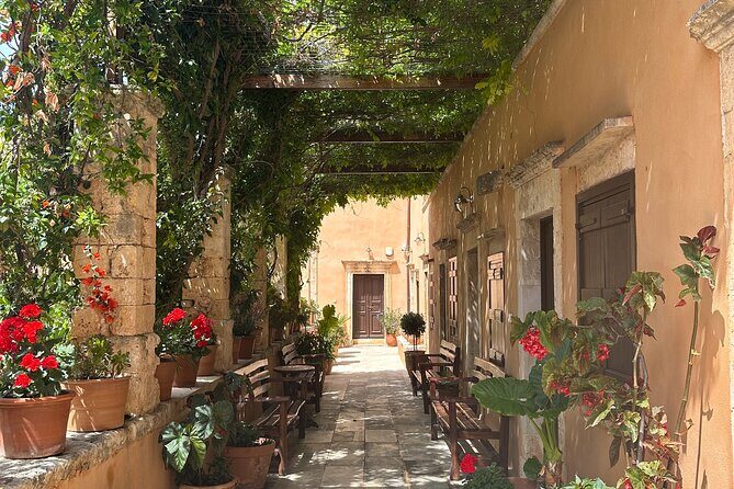 From Rethymno Private Tour: Chania-Holy Trinity-Olive oil factory - Third Stop: Venizelos Graves