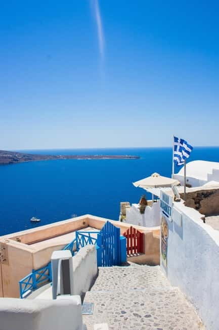 From Rethymno: Santorini Day Trip with Cruise and Guide - Exploring Oia: The Architectural Gem