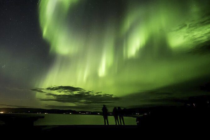 From Reykjavik 4x4 Minibus Northern Lights with Photo and Cocoa - FAQ