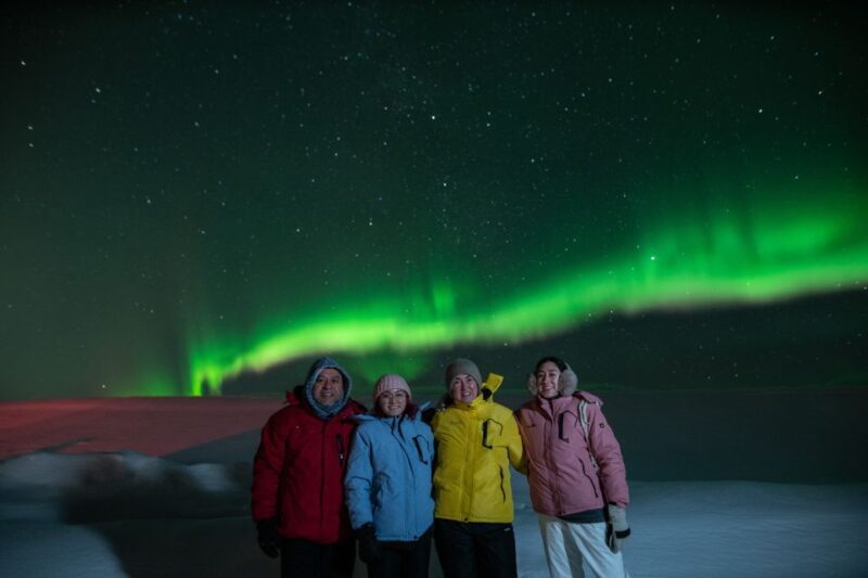 From Reykjavik: Northern Lights Guided Tour with Photos - Key Points