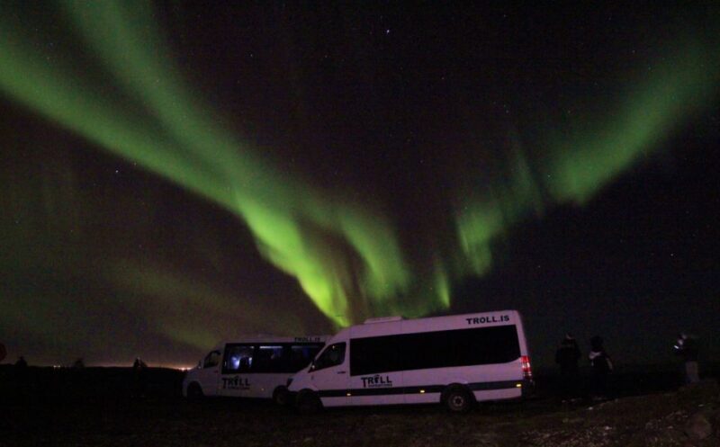 From Reykjavík: Northern Lights Tour with Hot Cocoa & Photos - The Experience from Start to Finish
