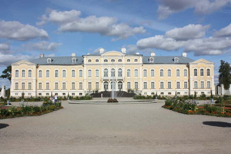 From Riga to Vilnius with Sightseeing Stops Top Private Tour - Key Points