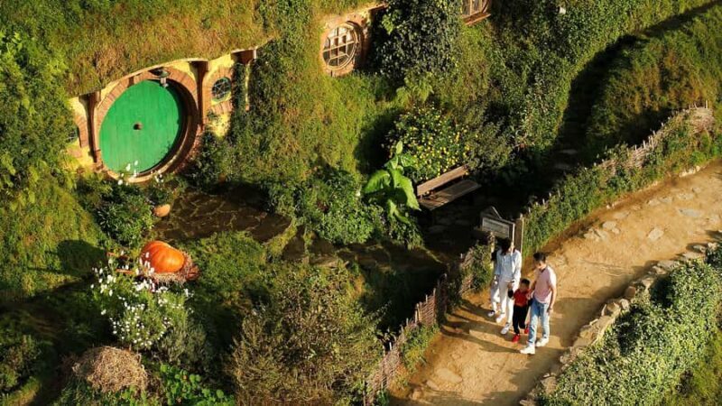 From Rotorua: Hobbiton Movie Set Tour with Festive Lunch - An In-Depth Look at the Hobbiton Tour Experience