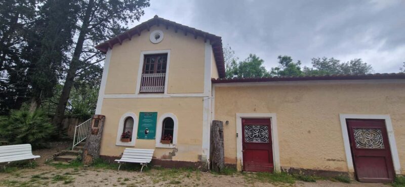 From Salou: Park Samá with 1 vermouth tasting, hotel Pickup - Who Should Consider This Experience?