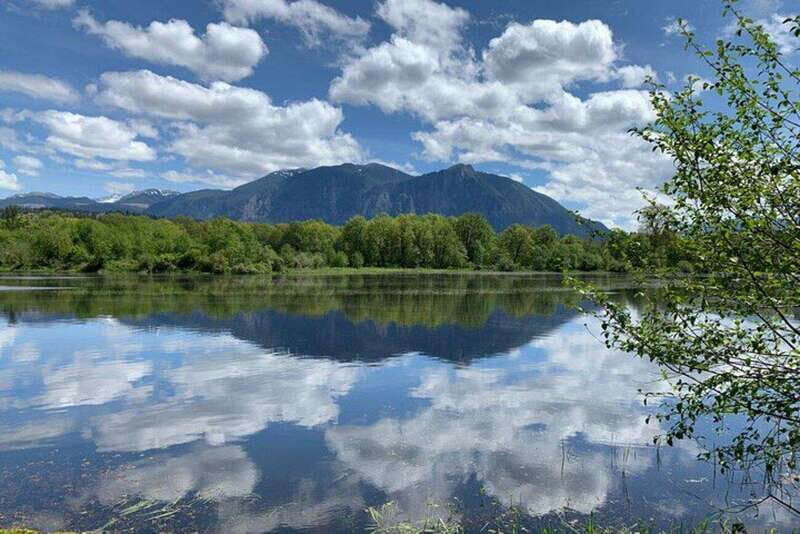 From Seattle: Pacific Northwest Waterfalls & Hiking Tour - Transportation and Group Dynamics