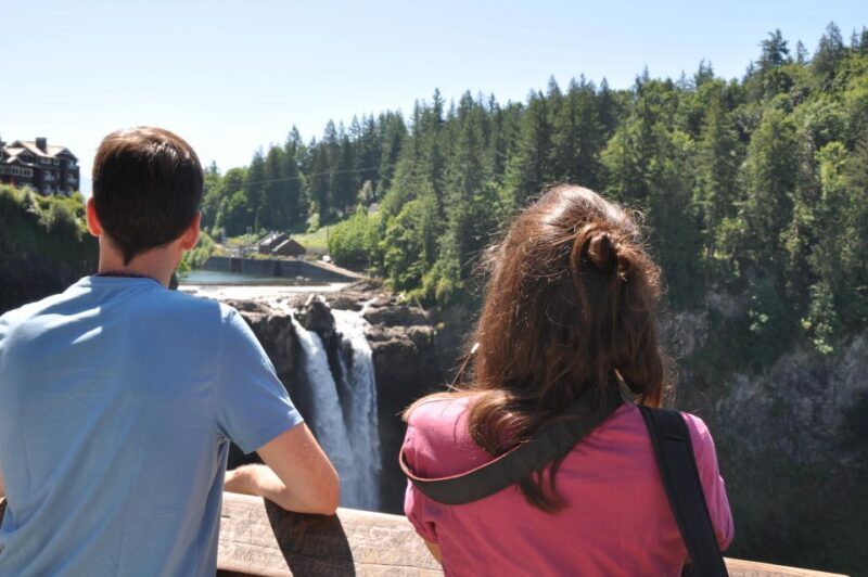 From Seattle: Snoqualmie Falls and Wineries Tour w/ Transfer - Discover the Charm of Washington with the Snoqualmie Falls and Wineries Tour