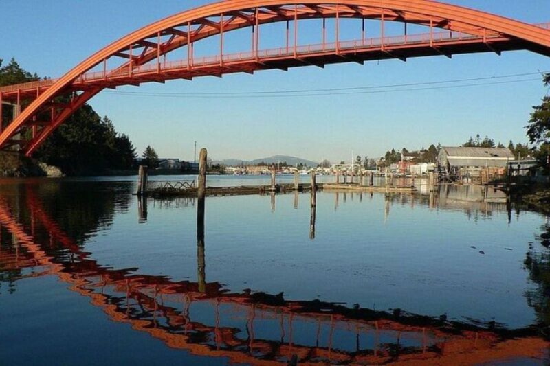 From Seattle:Tulip Festival at Skagit Valley and La Conner - Key Points
