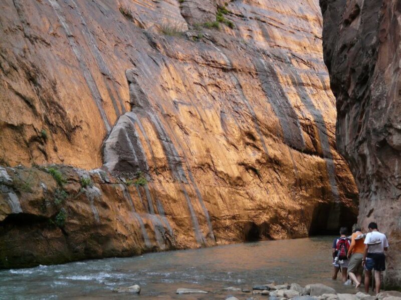 From Springdale: The Zion Narrows Hike with Lunch - Key Points
