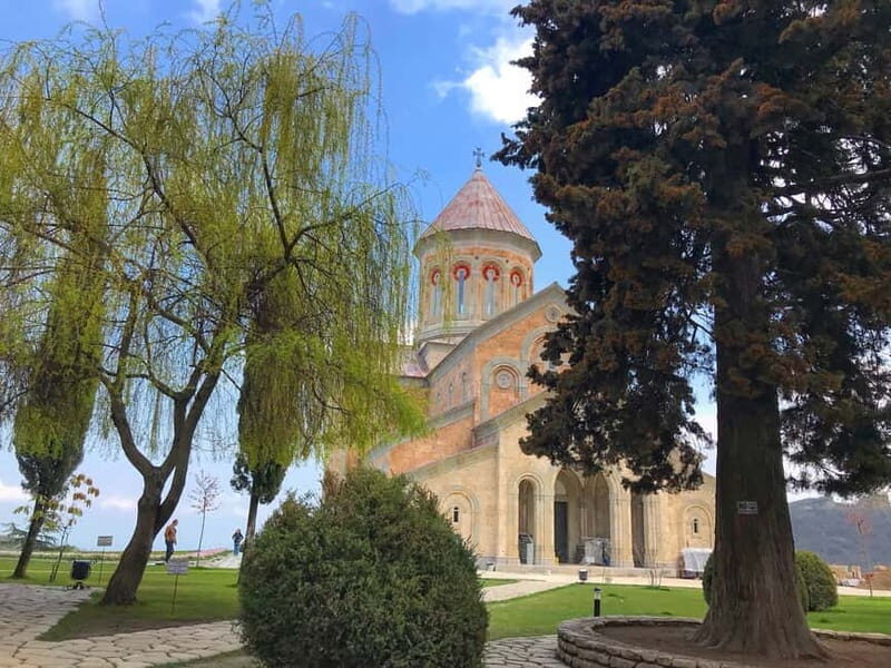 From Tbilisi: Gareji, Rainbow Mountains, Bodbe & Sighnaghi - Transportation and Comfort