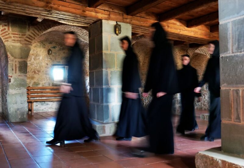 From Thessaloniki: Full Day Trip to Meteora - In-Depth Look at the Meteora Day Trip