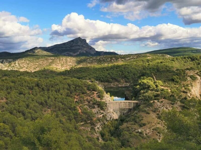 From Tholonet to the Bibémus quarries: Cézanne Hike - An In-Depth Look at the Cézanne Hike