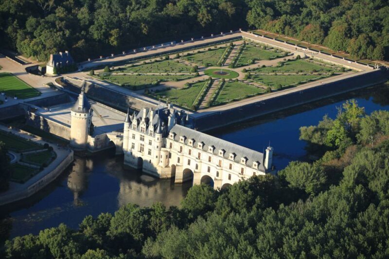 From Tours: Small Group Half Day Trip to Chenonceau Castle - Why the Château de Chenonceau Is a Must-See