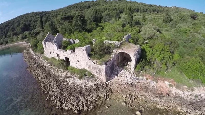 From Trogir: Guided Panoramic Boat Tour with Drinks - The Sum Up
