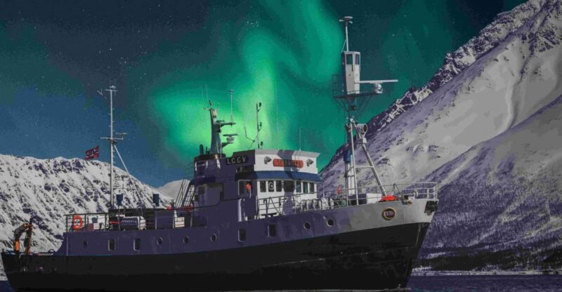 From Tromsø: Northern Lights Cruise on a Cozy Vintage Vessel - Authentic Insights from Reviews