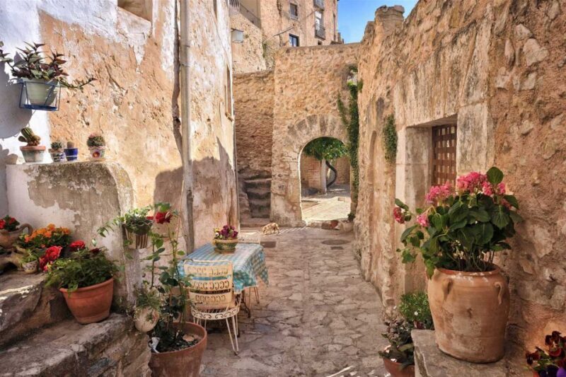 From Valencia: Bocairent and Covetes dels Moros Day Trip - Key Points