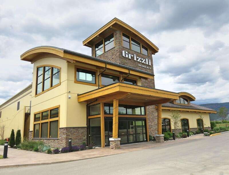 From Vancouver:4-Day Columbia Icefield & Banff National Park - Tour Logistics and Practical Tips