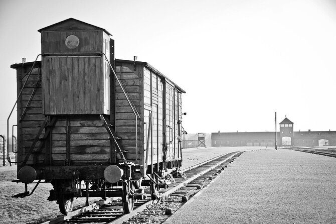From Warsaw: Auschwitz-Birkenau Tour with Premium Train Transportation - The Journey Begins: From Warsaw to Krakow