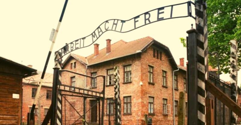 From Warsaw: Auschwitz Day Tour by Private Car with Lunch - The Experience in Detail