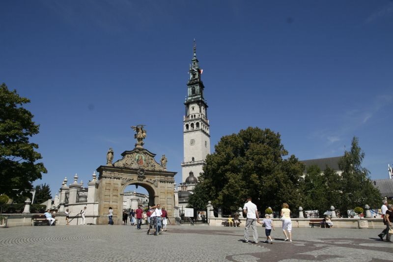 From Warsaw: Jasna Gora & Black Madonna Small Group Tour - FAQ