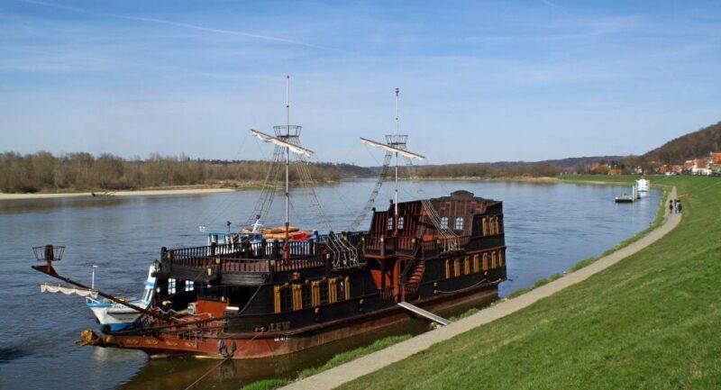 From Warsaw: Kazimierz Dolny Art Town Full-Day Private Tour - An In-Depth Look at the Kazimierz Dolny Tour