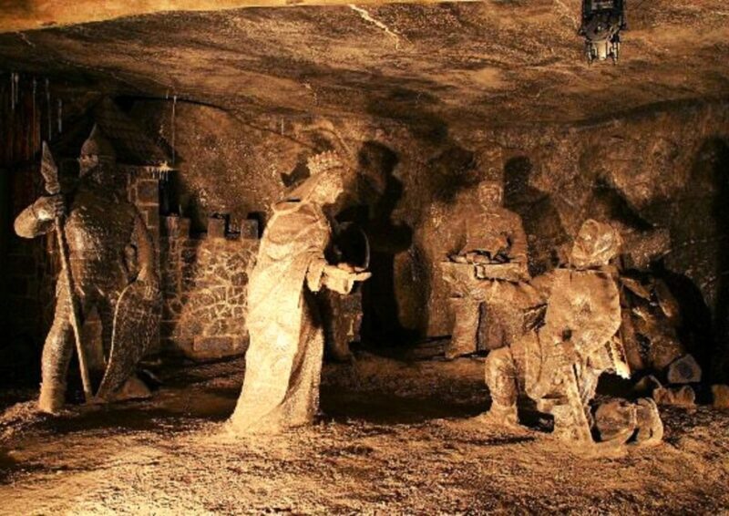 From Warsaw: Krakow & Wieliczka Small Group Tour with Lunch - A Deep Dive into the Experience