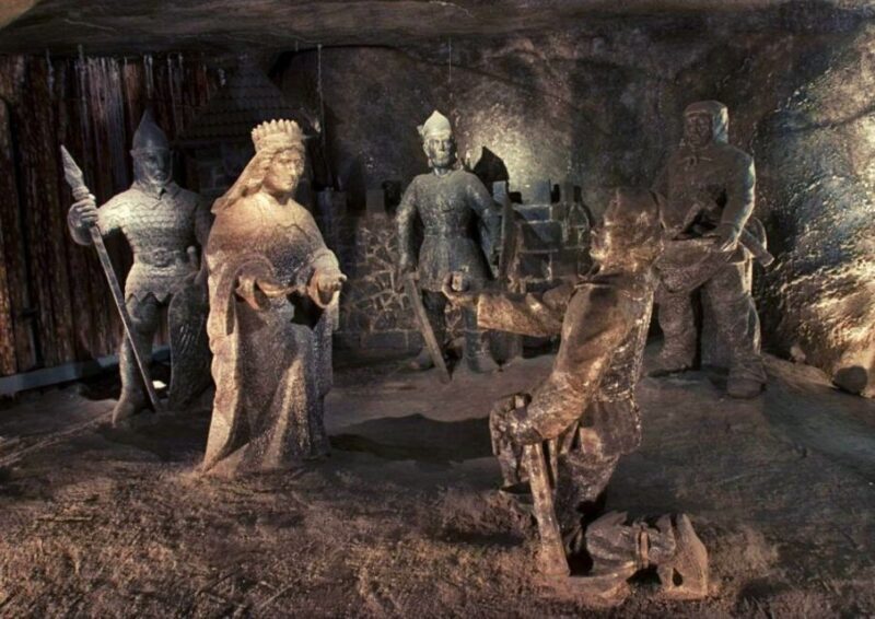 From Warsaw: Krakow & Wieliczka Small Group Tour with Lunch - FAQs