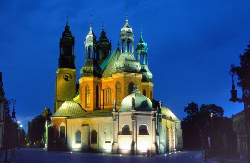 From Warsaw: Poznan Small Group Day Trip with Lunch - Who Should Consider This Tour?