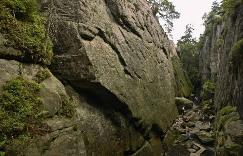 From Wroclaw: Full-Day Stolowe Mountains Trekking Tour - FAQ