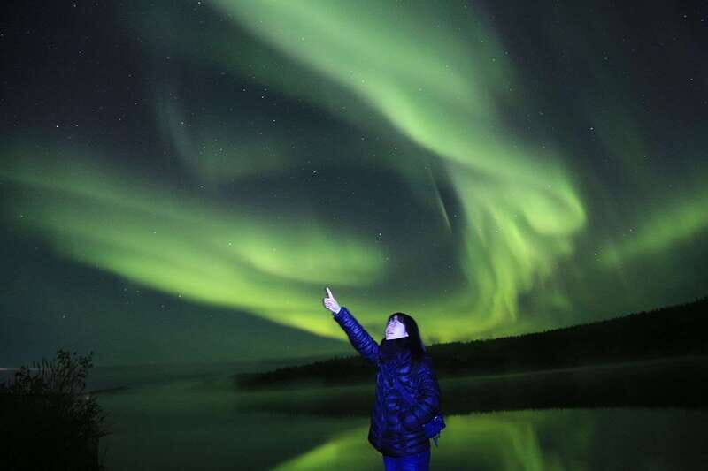 From Yellowknife: Northern Lights Bus Tour with Photos - Practical Tips for Travelers
