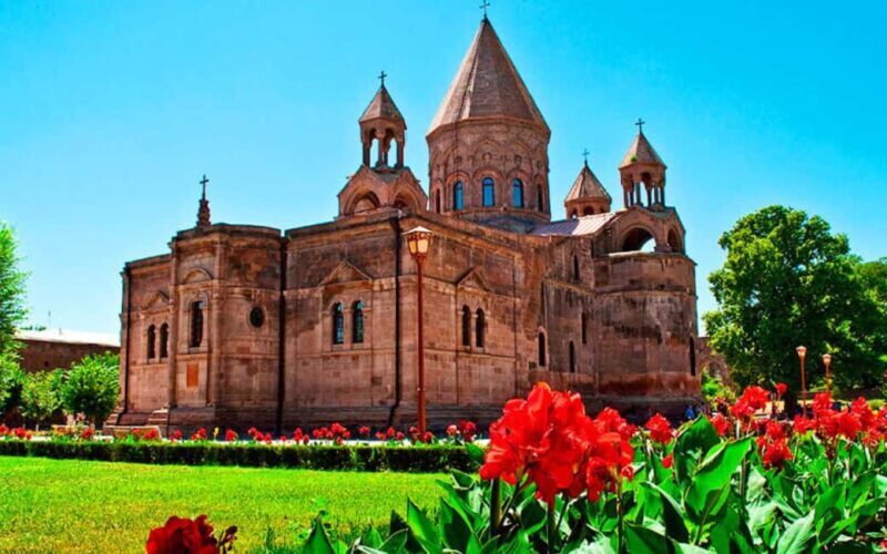 From Yerevan: Echmiadzin cathedral and Zvartnots temple - Key Points