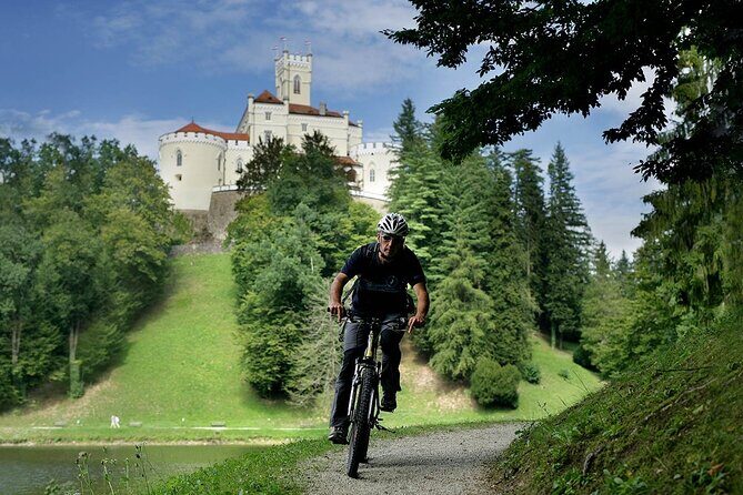 From Zagreb to Castle Trakoscan & Museum of Evolution in Krapina - A Deep Dive into the Experience