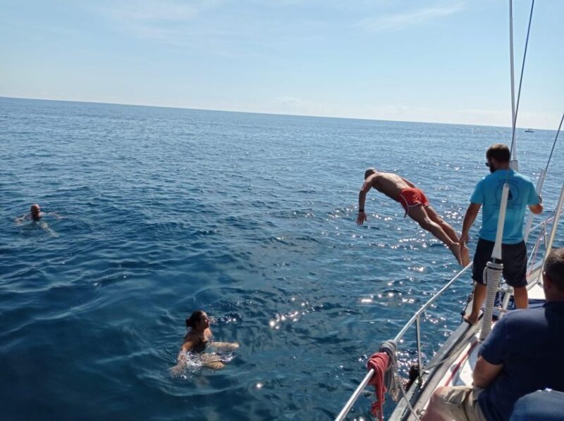 Fuengirola: Dolphin-Watching Sailing Tour with Drinks - What to Expect on the Fuengirola Dolphin-Watching Sailing Tour