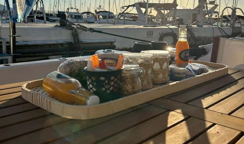 Fuengirola: Sunrise Boat Tour with breakfast and drinks - A Detailed Look at the Experience