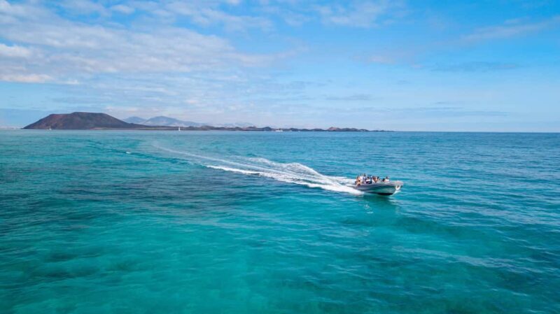 Fuerteventura: 1-hour private mini-cruise to Lobos Island - The Itinerary in Detail