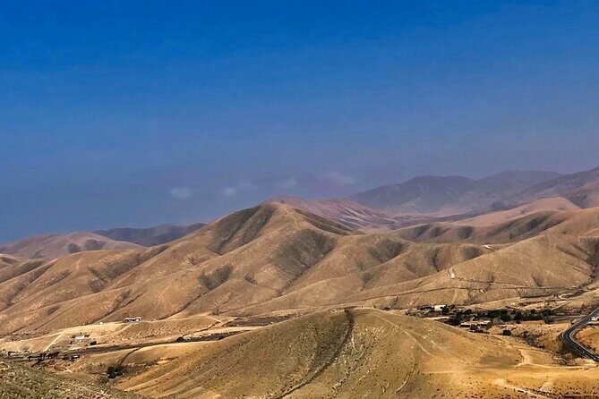 Fuerteventura: PANORAMA GRAND TOUR Historic & photo Island tour. - In Summary