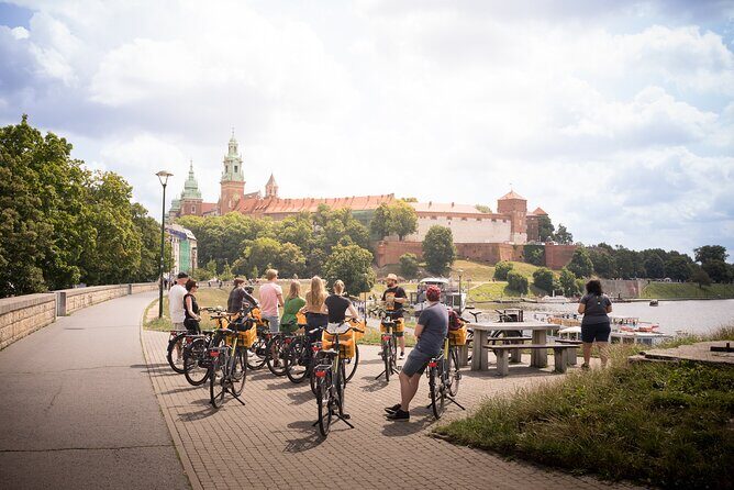 Full Bike Tour - the Old Town, Jewish Qtr & the Ghetto NEW BIKES - The Itinerary in Detail: What to Expect