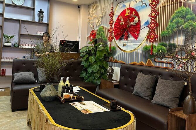 Full Body Combo with Aromatherapy or Deep Tissue treatment - Who Will Love This Experience?