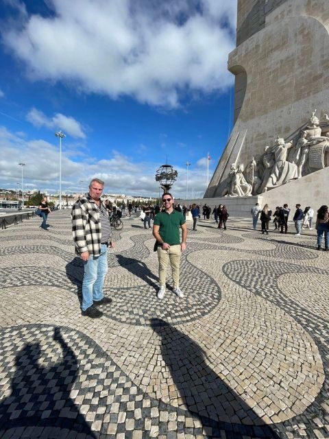 Full city of Lisbon on board of a private car - Key Points