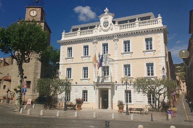 Full-Day 3 Village Tour of Provence: Splendid & Secret - Wine Tasting at Maison des Vins de Bandol: Savoring Provence’s Finest