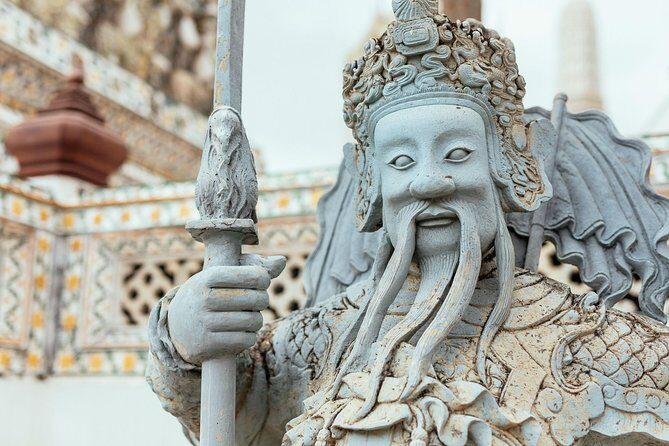Full Day Bangkok PRIVATE City Tour With Locals - Wat Trimit & Wat Pho tickets - Exploring Bangkok’s Highlights and Hidden Corners