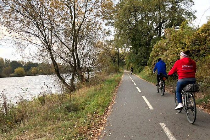 Full-Day Countryside E-Bike Tour to Karlstejn Castle (small group - Who Should Consider This Tour?