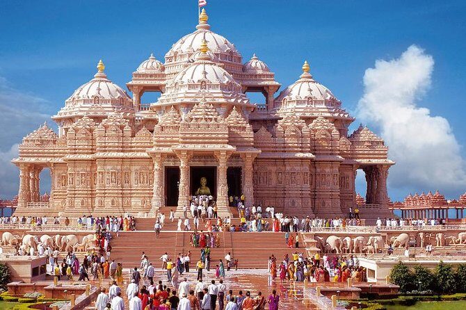 Full Day Delhi Temple Tour - Gurudwara Bangla Sahib (around 12:30 pm)