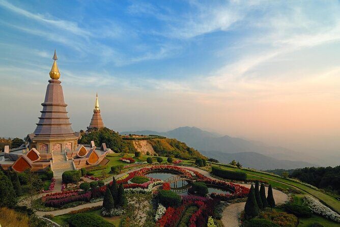 Full-Day Doi Inthanon National Park Tour with Trek and Pagodas - Exploring Doi Inthanon: A Full-Day Adventure from Chiang Mai