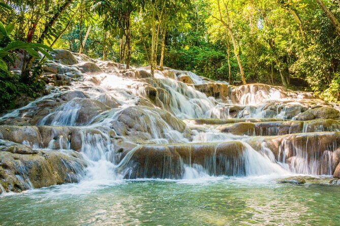 Full Day Dunn's River and Nine Miles with Lunch - Key Points